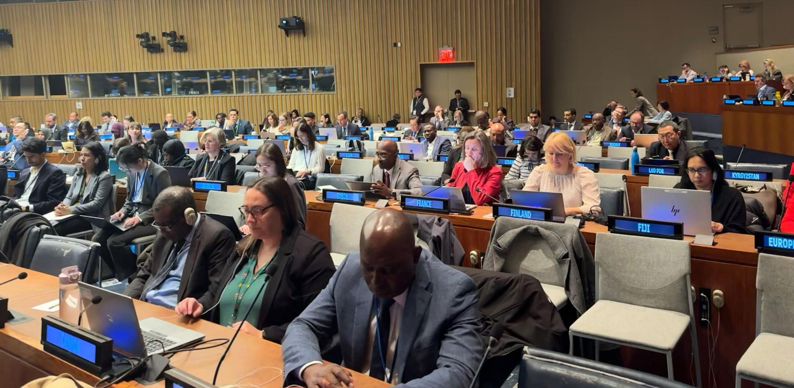 Delegates during the discussions on modalities for the operation of the CHM (Photo: Earth Negotiation Bulletin)